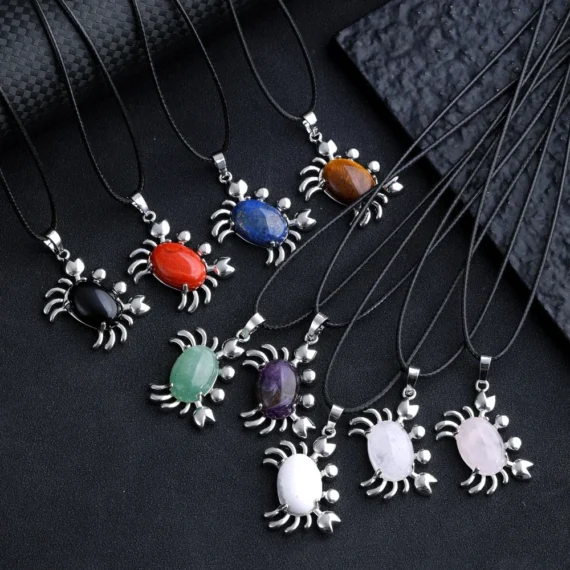 Collier crabe en cristal naturel 5